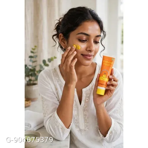 Vicco Turmeric Skin Cream With Sandalwood Oil - Ayurvedic Cream - 15g